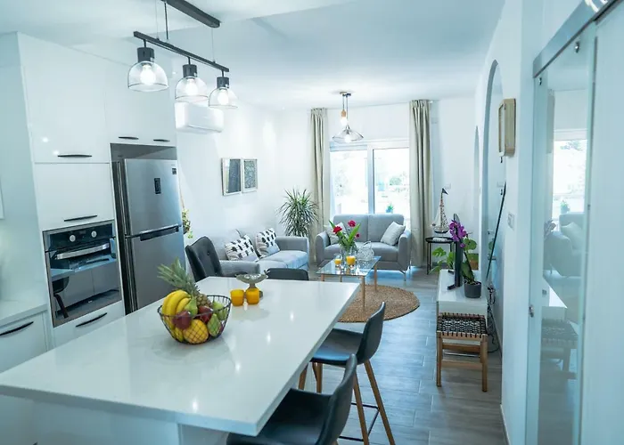 Andreotis Vila Protaras