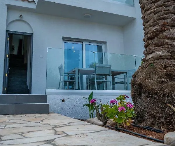 Andreotis Vila Protaras